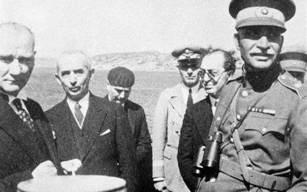 رضاخان” چرا جمهوری‌خواه شد و چه کسانی حامی سلطنتش بودند؟