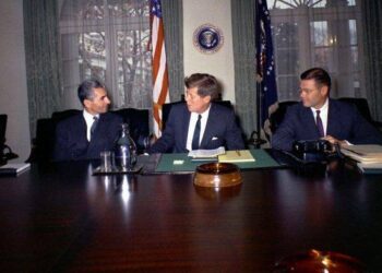 دموکراسی نیمه تمام