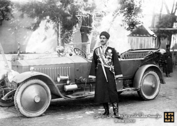 یک دیکتاتور، به جای چندین «خان»!