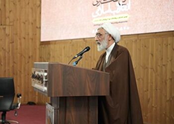 تاسیس حوزه علمیه قم تاثیرات ملی و منطقه‌ای بر جای گذاشته است