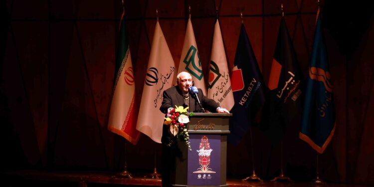 از ۳ پژوهشگر مرکز اسناد انقلاب اسلامی تجلیل شد