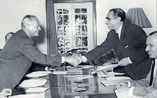 امپراتوری ایران در باتلاق انگلیس