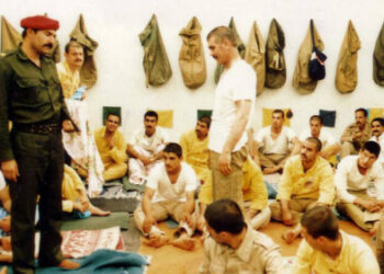 ممد گاوه و باتری‌هایی که با چشم مصرف شد!