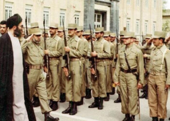 پیوند ارتش با آرمان‌های ملت انقلابی