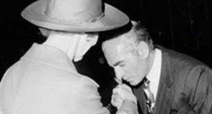 شاه نمیخواست مصدق قهرمان مردمی باشد