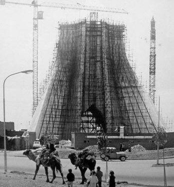 تصاویر جالب از برج آزادی در زمان ساخت