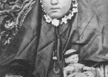 زنی که از مرگ ناصرالدین شاه دق کرد