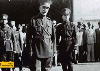 چرا رضاخان، شاه شد نه رئیس‌جمهور ؟