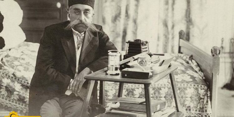 ضمانت وام‌های هنگفت مظفرالدین‌شاه به روسیه چه بود؟