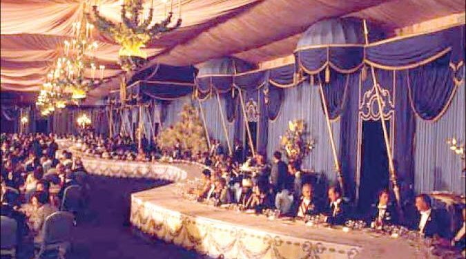 چرا مهمانان شاه، میزبانش نشدند؟!