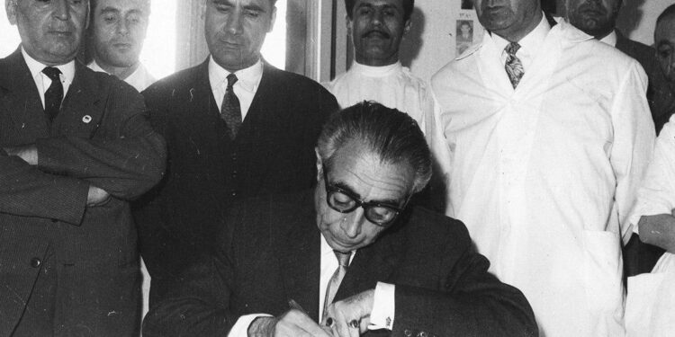 پیامد‌های عشق پهلوی به ۷ خواهر نفتی!