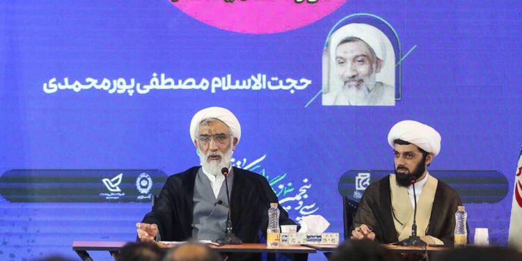 تحول بزرگ در حوزه تاریخنگاری مستند در راه است/ باشگاه تاریخنگاران جوان راهاندازی شد