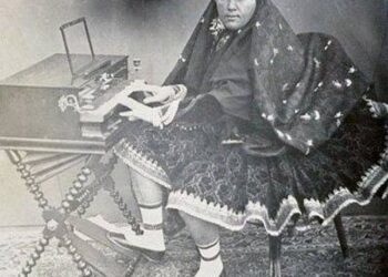 کدام خدمتکار در دوران قاجار ملکه ایران شد؟