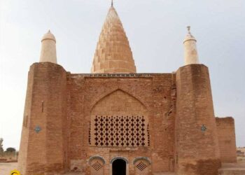 آرامگاه یعقوب لیث در کجا واقع شده است؟