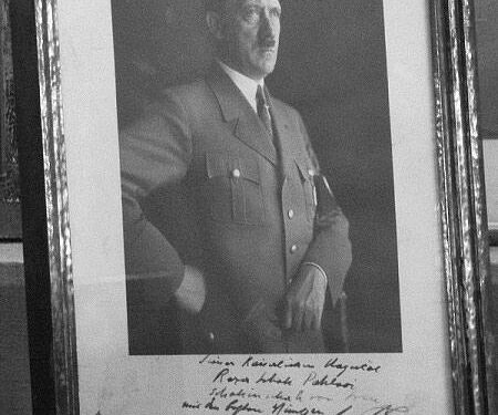 هدیه آدولف هیتلر به رضاشاه + عکس