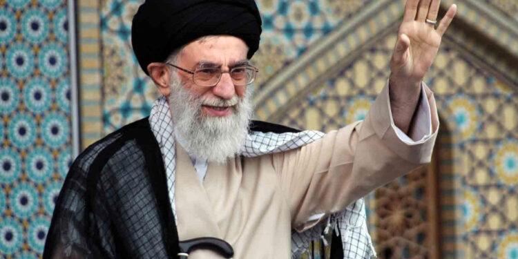 آیت الله سیدعلی خامنه ای در آیینه تصاویر(بخش پنجم/دودهه نخست رهبری)