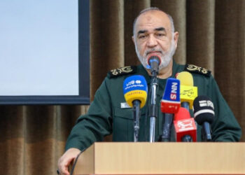 هویت حقیقی سپاه برآمده از روح عاشورا است / روابط عمومی و مرکز اسناد و تحقیقات دفاع مقدس دو بال سپاه پاسداران هستند