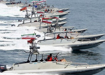 مانور قدرت ایران در آب‌های خلیج فارس