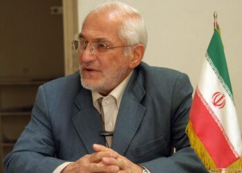 او با منطق، بسیاری از فریب‌خوردگان را به راه صواب بازگرداند