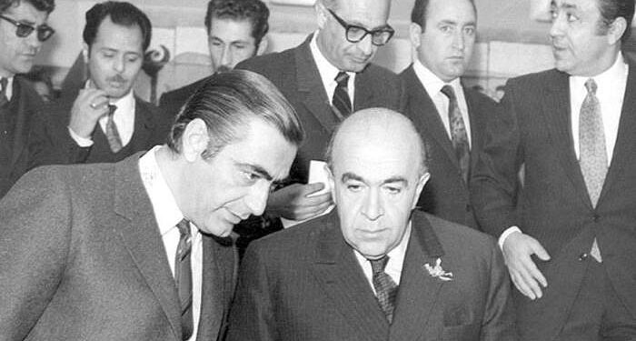 مردی با دردسرهای عمیق