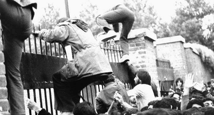 تسخیرکنندگان لانه، نگران تکرار ۲۸مرداد بودند