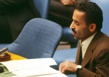 پاسخ منفی رجایی به ملاقات با آمریکایی‌ها