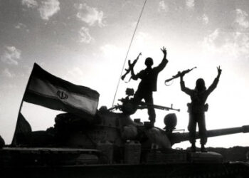 فرو رفتن عراق در لاک دفاعی