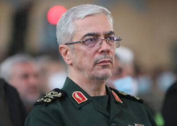 با تبیین مجاهدت‌ها، معارف و آموزه‌های سال‌های حماسه، شاهد ارتقاء و پیشرفت کشور عزیزمان به دست جوانان و نوجوانان این مرز و بوم خواهیم بود