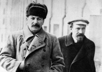 مردِ تاج و تیغ