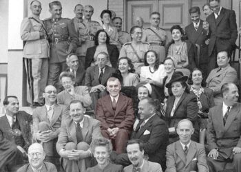 سایه استعمار در ایران