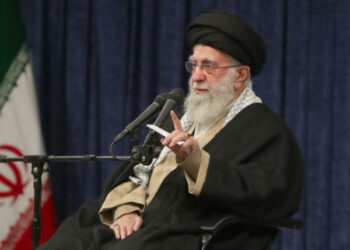 زنده نگه داشتن امید مهمترین وظیفه/ رسانه‌ها توهم اقتدار دشمن را بشکنند