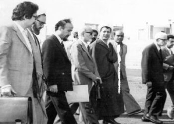 چگونگی رویارویی امام با آخرین تقلای شاه