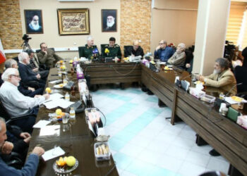 بازتاب نشست هم اندیشی راویان پیشکسوت دفاع مقدس با حضور سردار فضلی در شبکه ۳