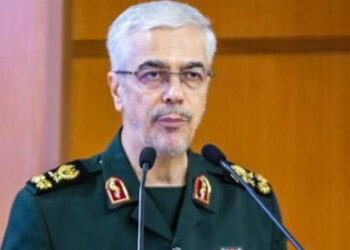 پاسداران در صف اول دفاع از ارزش‌های نظام اسلامی و صیانت از امنیت ملی کشور هستند