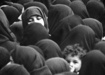 نقش زنان در پیروزی انقلاب اسلامی/ظهور توانمندی‌های مردم در مبارزات انقلابی