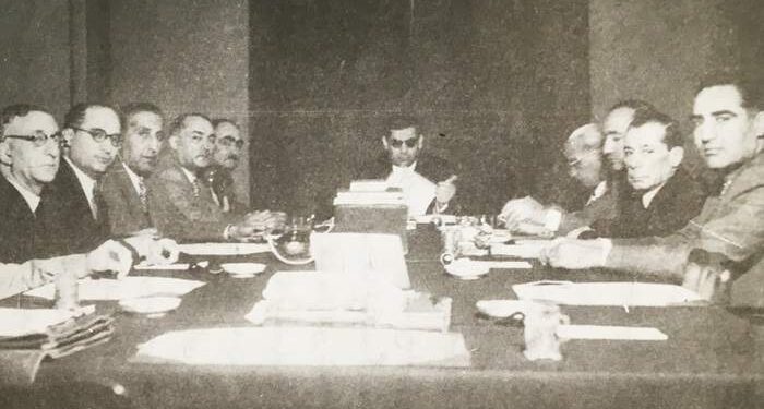 مردی با چهره چندوجهی