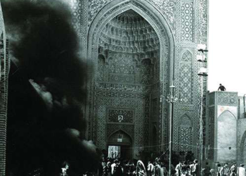 آتش‌زدن مسجد با شعار «جاوید شاه»